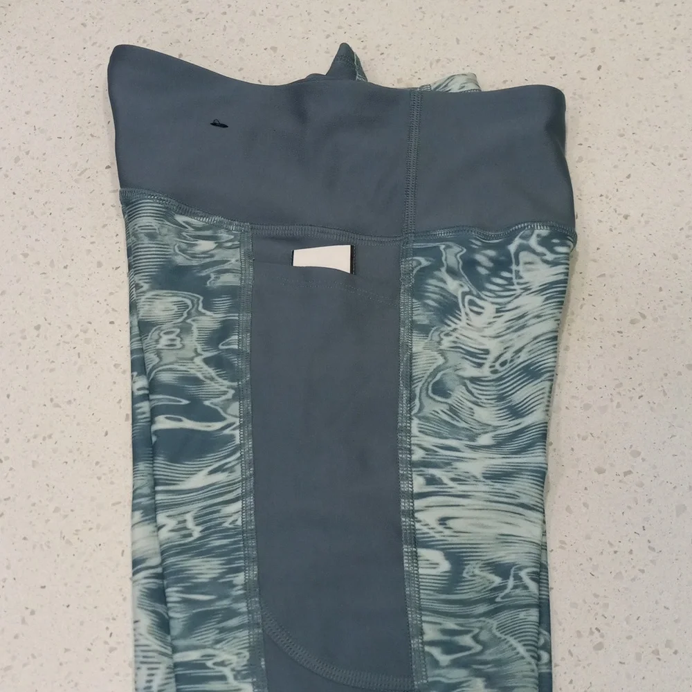 Under Armour Teal Marble Panel Leggings - Picture 3 of 3
